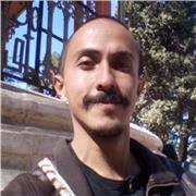 Clases enfocadas al trabajo actoral desde el movimiento, la expresión, el manejo del espacio, la voz, el texto, la construcción de personajes y el desenvolvimiento escénico